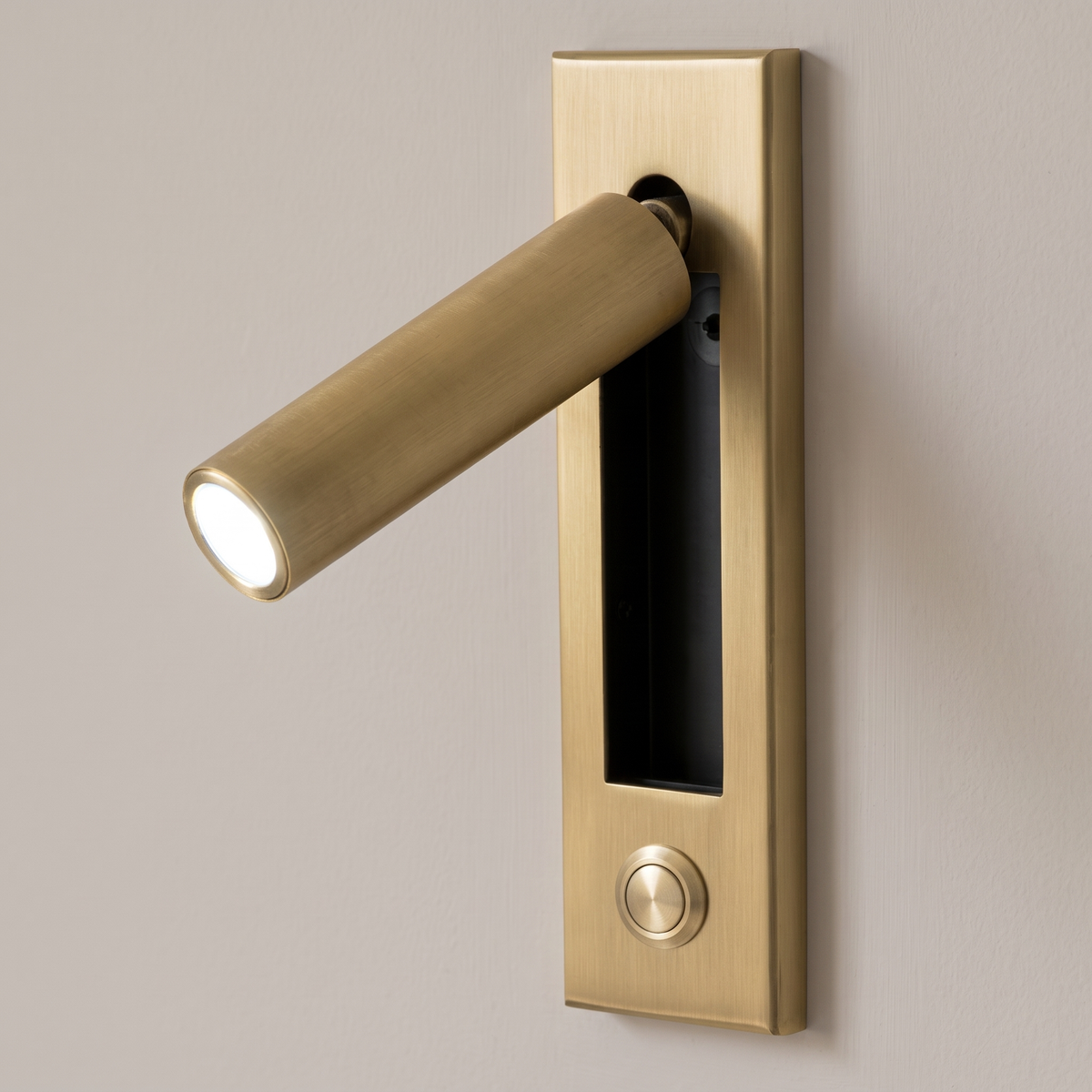 Lorenzo Bedside Sconce - Copper, cylinder, button switch